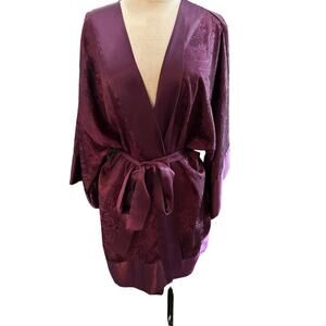 Victoria’s Secret gold label Purple Damask Satin Short Robe Size OS